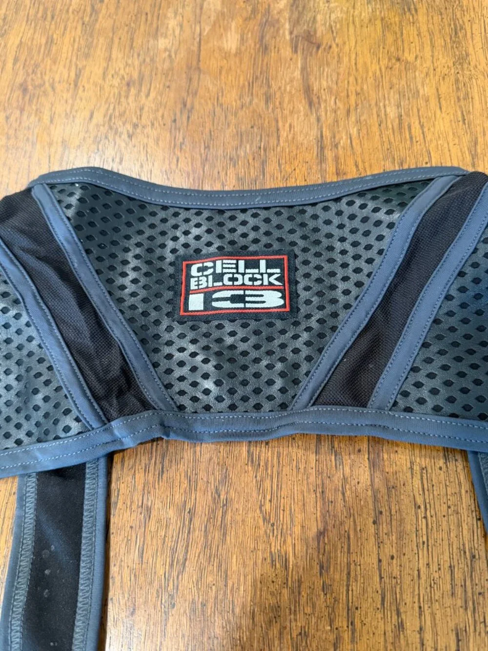 Title: CellBlock 13 Men’s Black Gray Harness Size Large NWT